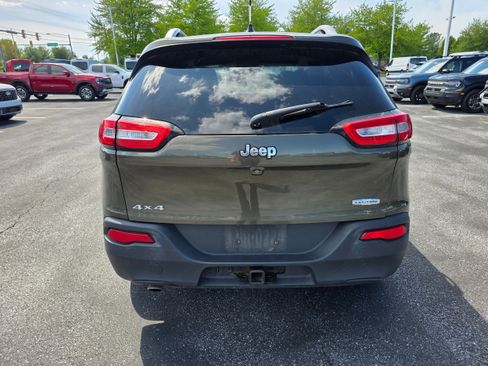 Used 2015 Jeep Cherokee Latitude w/ Comfort/Convenience Group AWD/4WD image 4