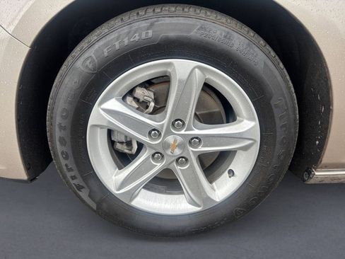 Used 2023 Chevrolet Malibu LT image 9