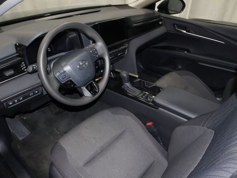 Used 2025 Toyota Camry LE FWD image 25