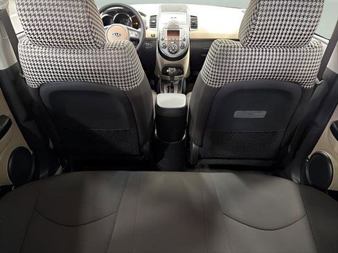 Used 2010 Kia Soul ! FWD image 32