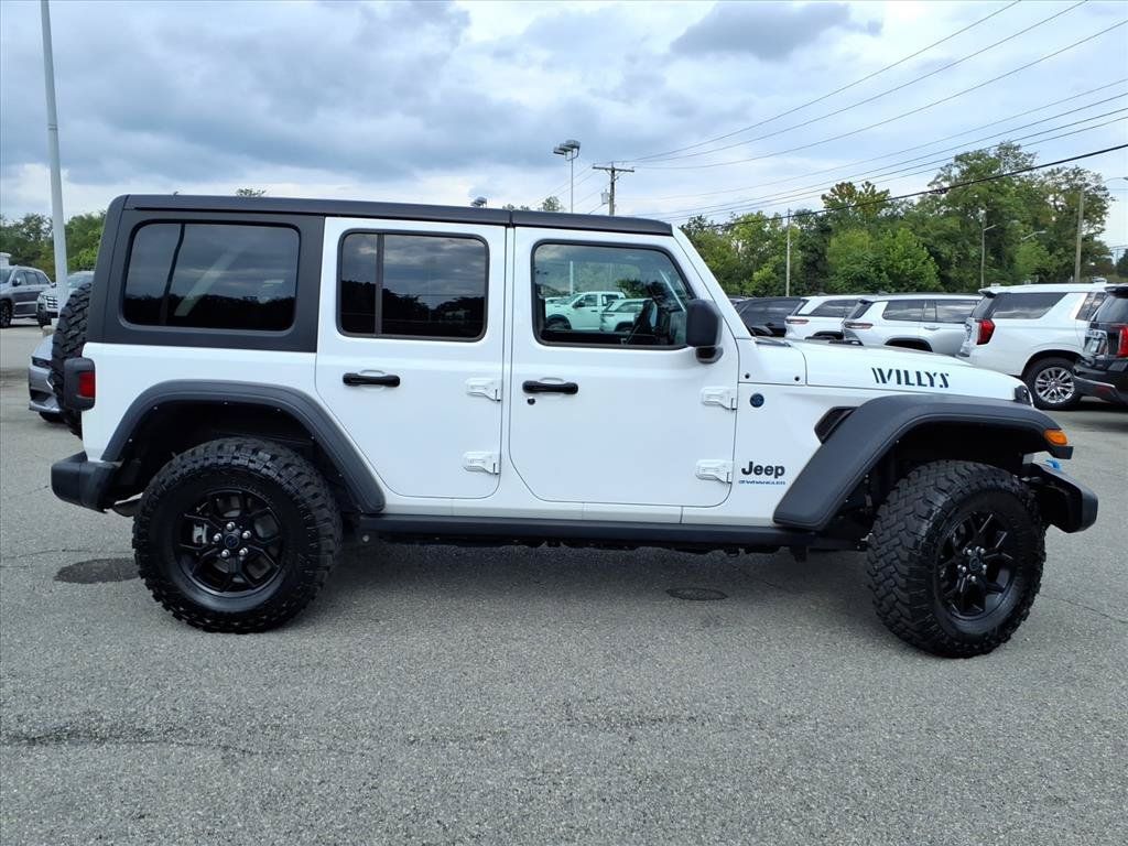 Used 2024 Jeep Wrangler Unlimited AWD/4WD image 3