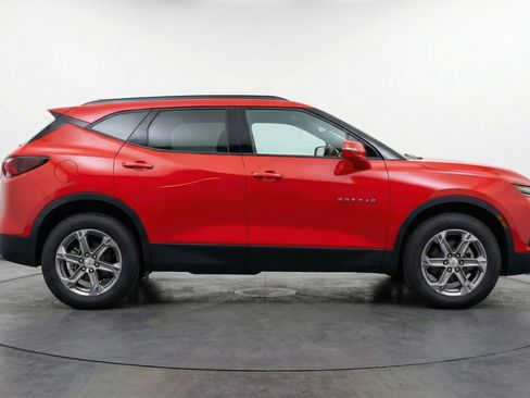 Used 2025 Chevrolet Blazer LT image 11