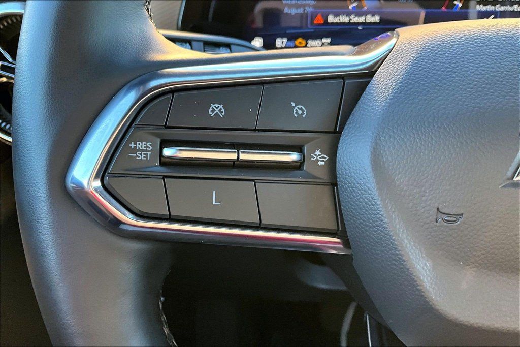 Used 2025 Chevrolet Equinox ACTIV w/ Safety and Technology Package AWD/4WD image 18
