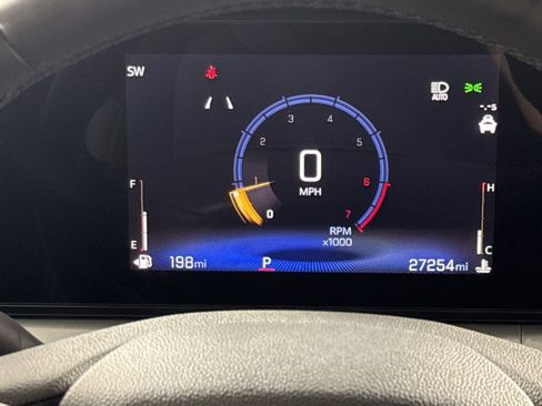 Used 2024 Chevrolet Trax LT w/ Driver Confidence Package FWD image 17