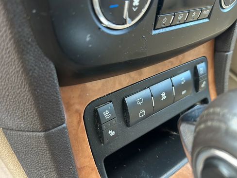Used 2009 Buick Enclave CXL w/ Driver Confidence Package image 21