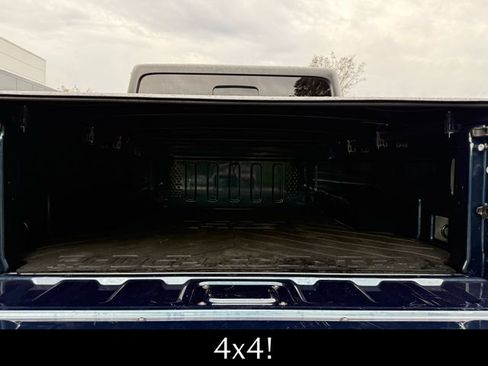 Used 2025 Jeep Gladiator Rubicon w/ Convenience Group image 9