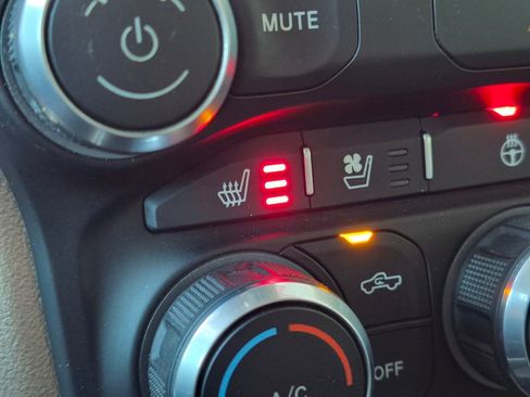 Used 2022 RAM 1500 Laramie image 26