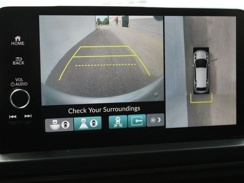 Used 2025 Honda Pilot TrailSport image 44