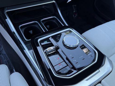 Used 2025 BMW i7 eDrive50 w/ M Sport Package image 28