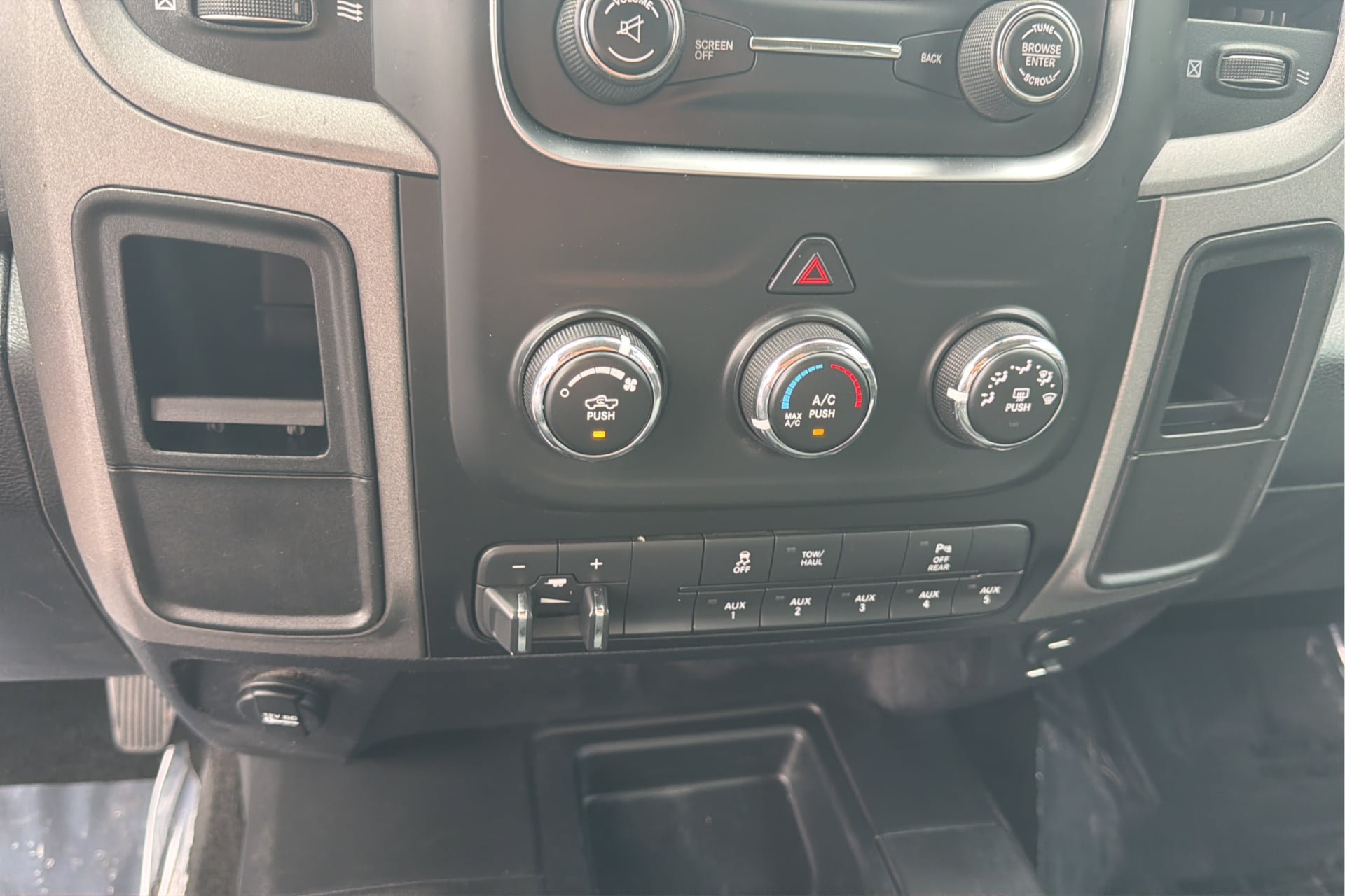 Used 2016 RAM 2500 Tradesman w/ Chrome Appearance Group AWD/4WD image 26