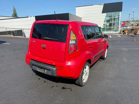 Used 2011 Kia Soul + w/ Audio Pkg FWD image 8