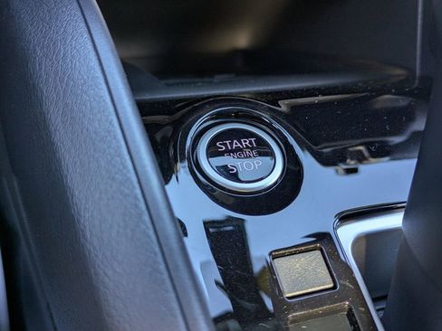 Used 2025 Nissan Versa SV w/ Trunk Package FWD image 25