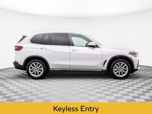 Used 2023 BMW X5 xDrive40i w/ Premium Package image 6