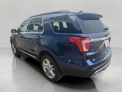 Used 2016 Ford Explorer XLT w/ Equipment Group 202A image 9