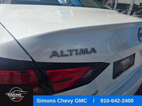 Used 2024 Nissan Altima 2.5 SV FWD image 35