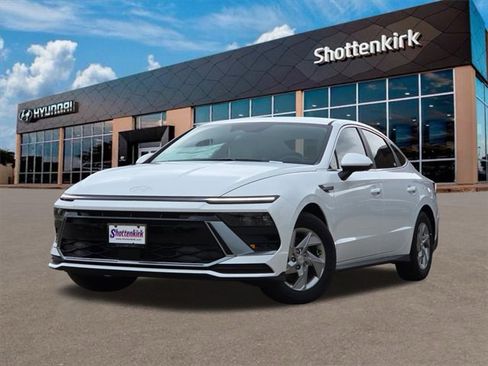 Certified 2025 Hyundai Sonata SE image 1