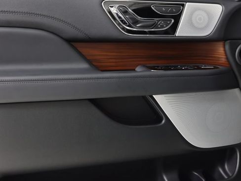 Used 2024 Lincoln Navigator Reserve AWD/4WD image 11