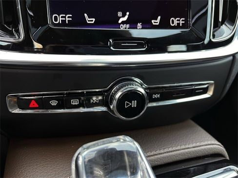 Used 2021 Volvo S60 T8 Inscription image 21
