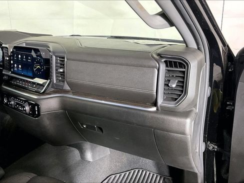 Used 2022 Chevrolet Silverado 1500 LT AWD/4WD image 15