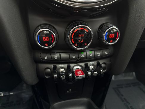 Used 2023 MINI Cooper 4-Door Hardtop FWD image 29