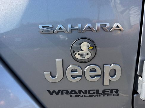 Used 2018 Jeep Wrangler Unlimited Sahara w/ Uconnect 4C Nav & Sound Group AWD/4WD image 24
