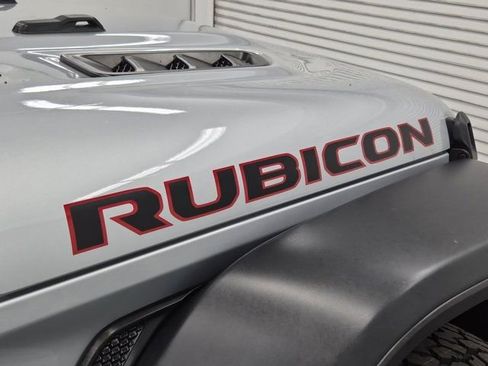 Used 2023 Jeep Gladiator Rubicon w/ Trailer Tow Package AWD/4WD image 7