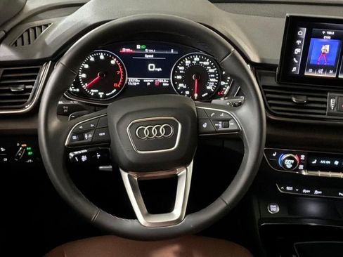 Used 2023 Audi Q5 2.0T Premium w/ Convenience Package AWD/4WD image 8