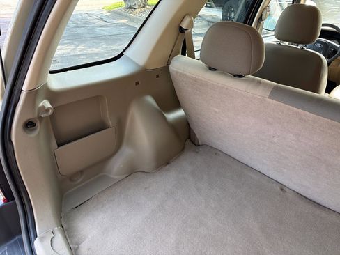 Used 2004 Ford Escape XLS FWD image 22