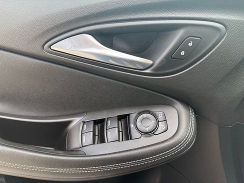 Used 2021 Buick Encore GX Select image 25