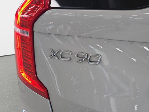 Used 2023 Volvo XC90 B5 Core AWD/4WD image 21