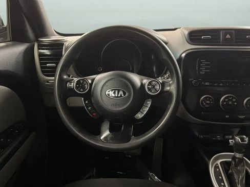 Used 2016 Kia Soul FWD image 10