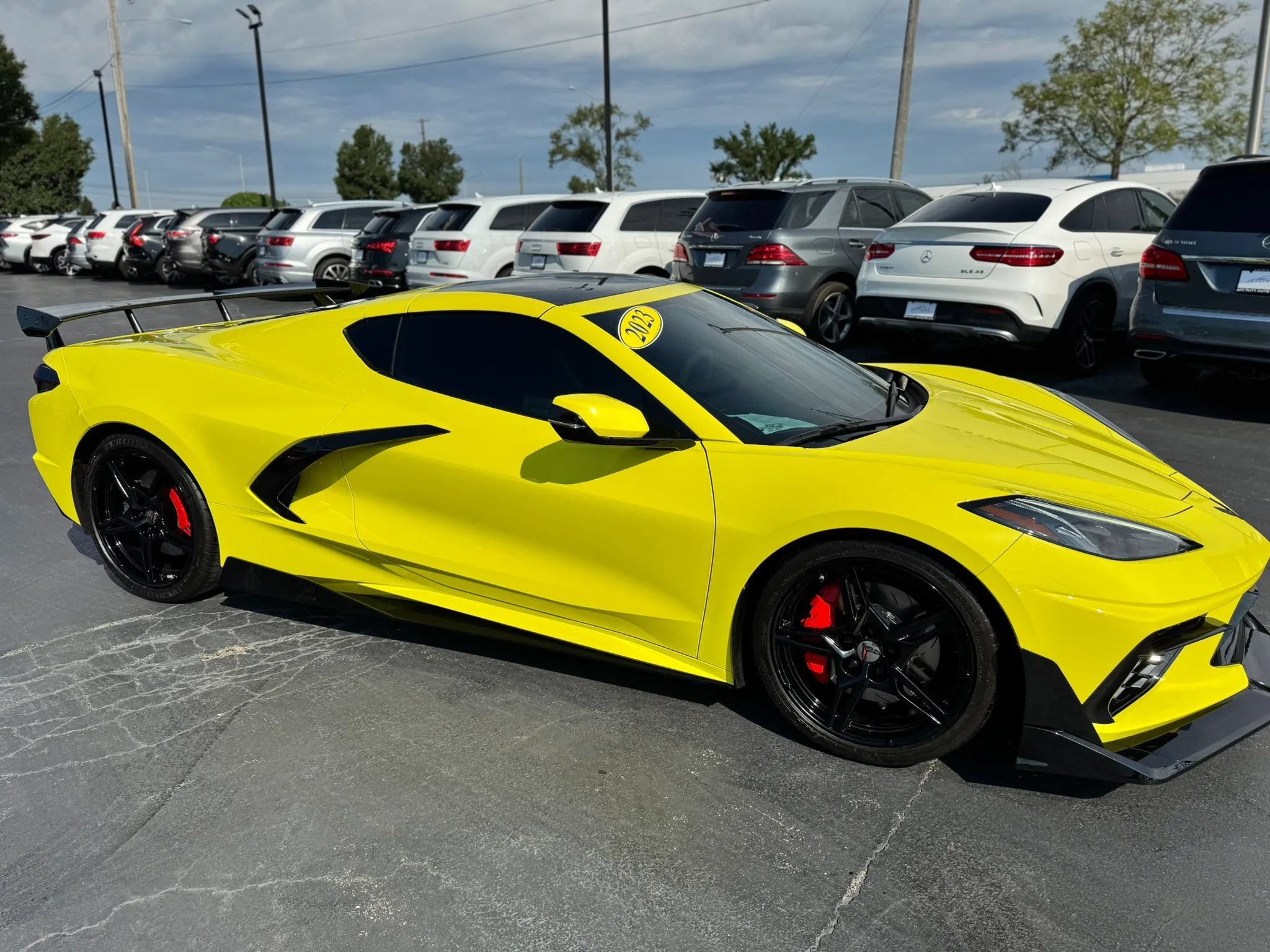 Used 2023 Chevrolet Corvette Stingray Coupe w/ Z51 Performance Package RWD image 8