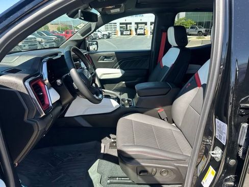 Certified 2025 GMC Canyon AT4 w/ AT4X Package AWD/4WD image 2