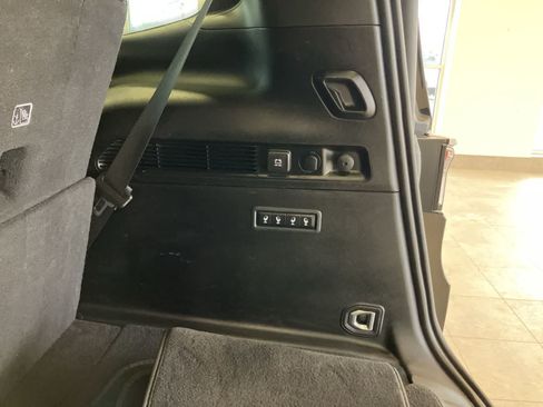 Used 2024 Jeep Wagoneer Series III AWD/4WD image 32