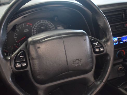 Used 2002 Chevrolet Camaro Z28 RWD image 65