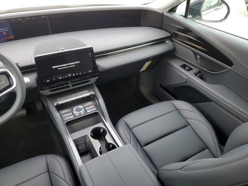 New 2026 Lincoln Nautilus Premier AWD/4WD image 16