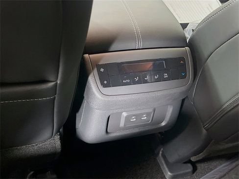 New 2026 Nissan Pathfinder SL image 15