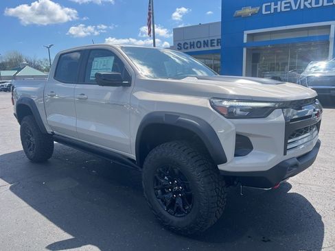 New 2026 Chevrolet Colorado ZR2 w/ Midnight Edition AWD/4WD image 8