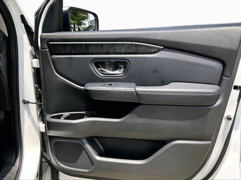 Used 2023 Honda Pilot Elite image 21