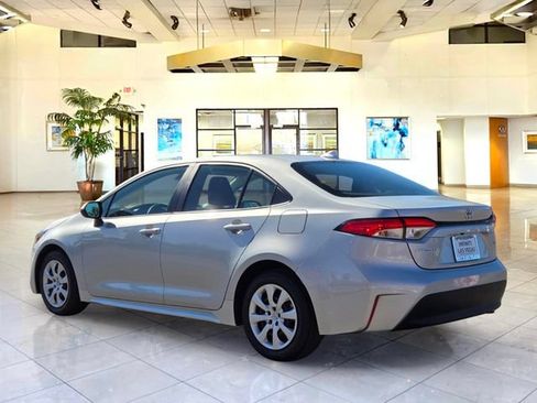 Used 2024 Toyota Corolla LE FWD image 7