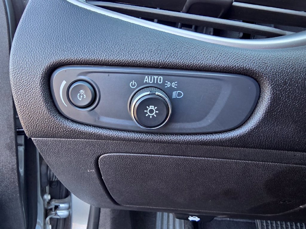 Used 2025 Chevrolet Malibu LT FWD image 20