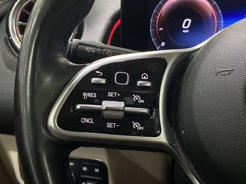 Used 2023 Mercedes-Benz GLB 250 4MATIC image 11