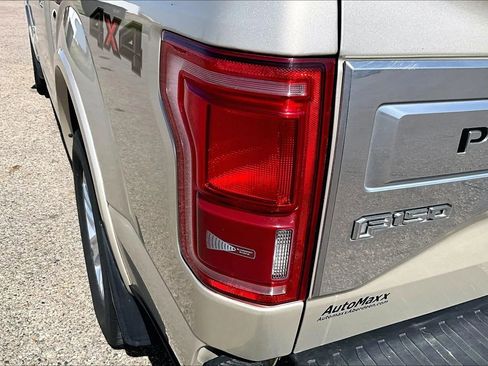 Used 2017 Ford F150 Platinum w/ Equipment Group 701A Luxury AWD/4WD image 29