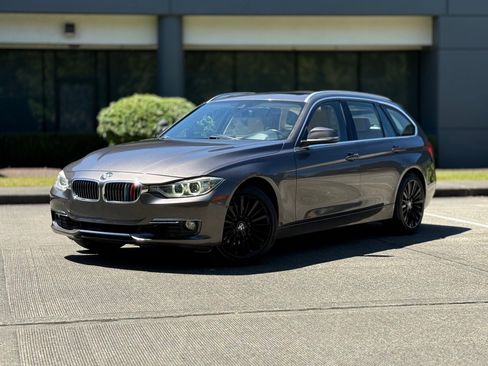Used 2014 BMW 328i xDrive Wagon AWD/4WD image 8