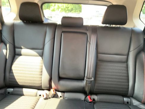 Used 2025 Nissan Rogue SV AWD/4WD image 12