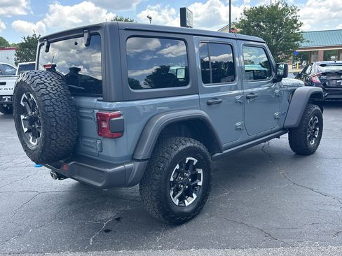 Used 2025 Jeep Wrangler Unlimited Rubicon 4xe w/ Safety Group AWD/4WD image 8