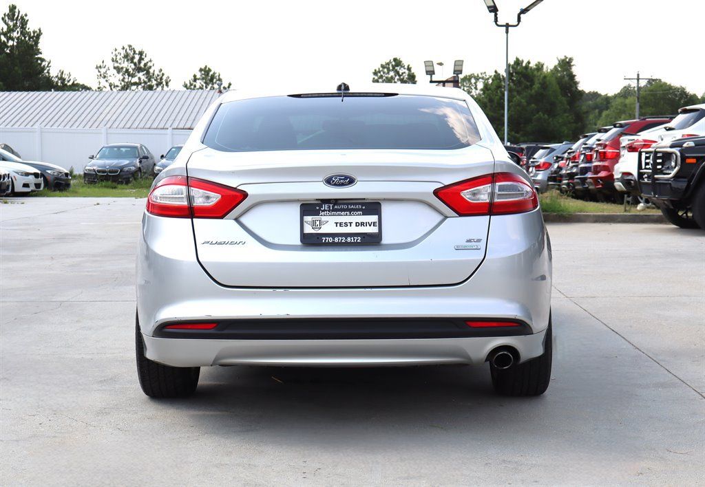 Used 2013 Ford Fusion SE FWD image 6