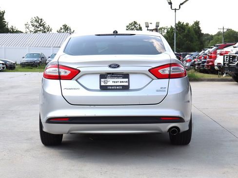 Used 2013 Ford Fusion SE FWD image 6
