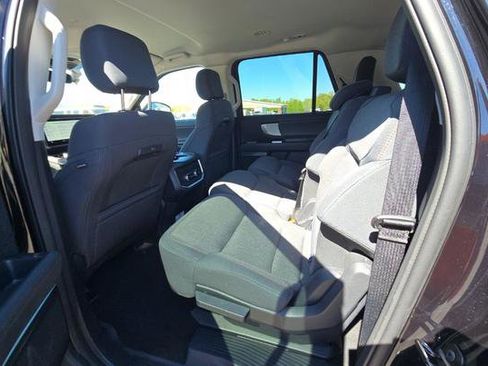 Used 2025 Ford Expedition Max Active AWD/4WD image 8