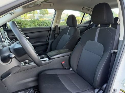 Used 2025 Nissan Sentra SV FWD image 11